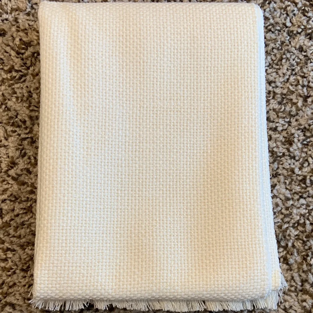 Cream table runner 33*183 CM - Picture 4 of 4